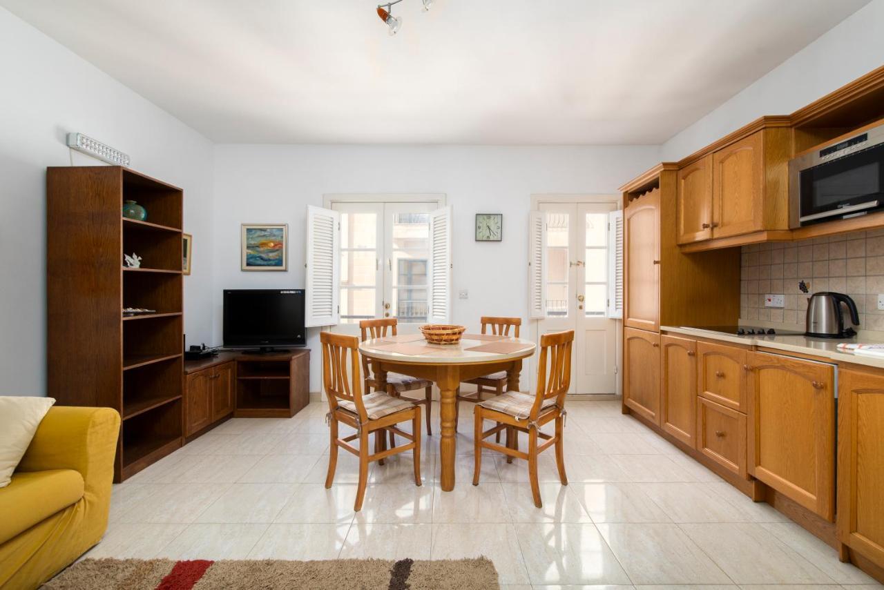 Modern 2Br Apartment Close To Sea, In The Heart Of スリーマ エクステリア 写真
