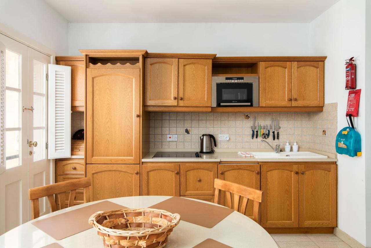 Modern 2Br Apartment Close To Sea, In The Heart Of スリーマ エクステリア 写真