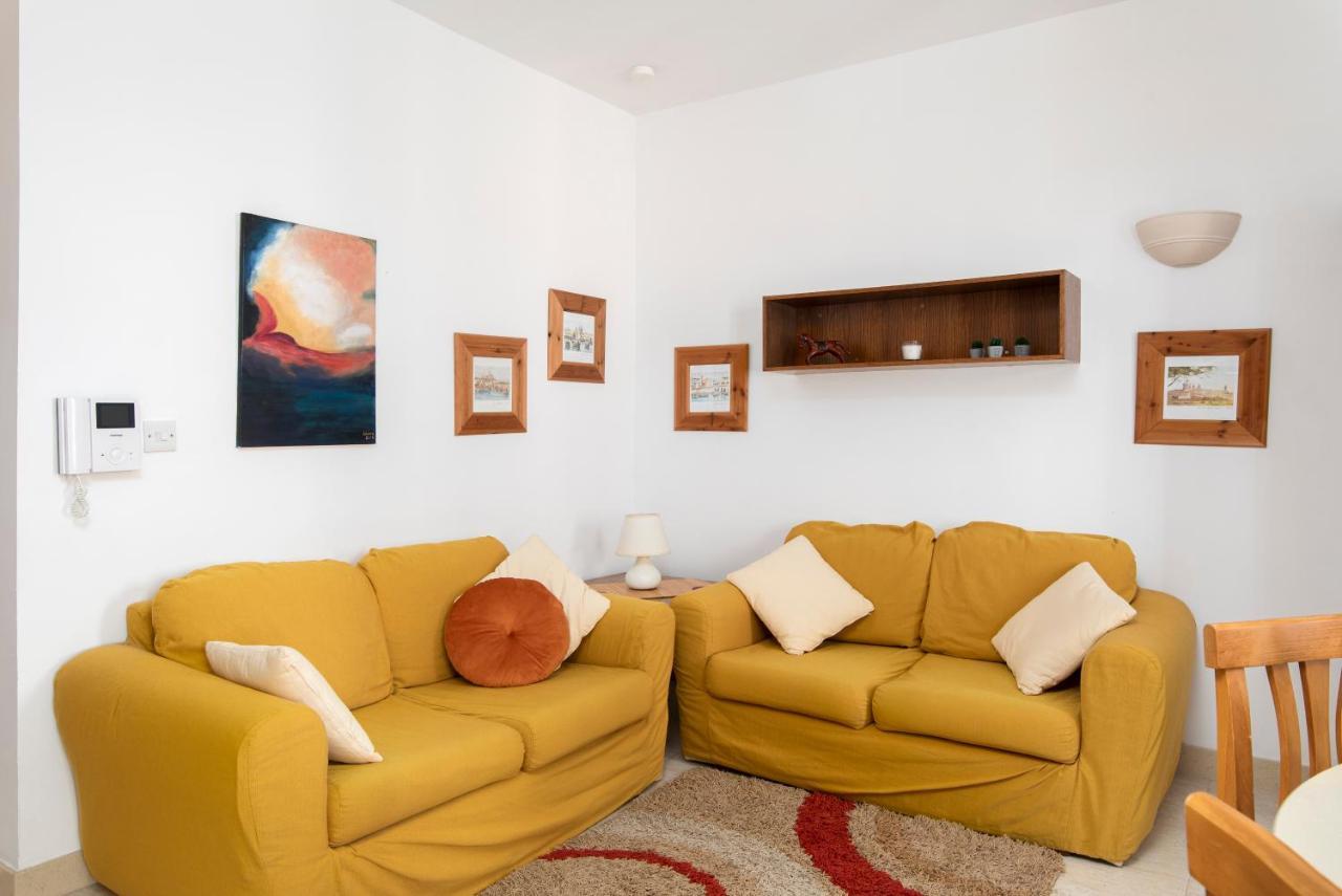 Modern 2Br Apartment Close To Sea, In The Heart Of スリーマ エクステリア 写真